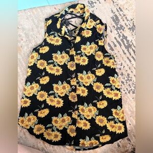 No Boundaries Black and Yellow Sleeveless Button Down Shirt